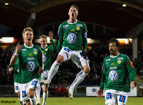 Tommy Thelin firar 3-1 målet hemma mot LSK