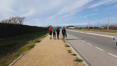 William, Isac, Oliver och Dusan på väg tillbaka till hotellet.